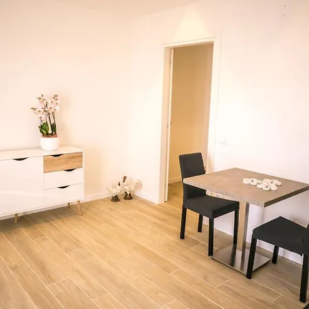 Affittacamere Maison Lirà 4*