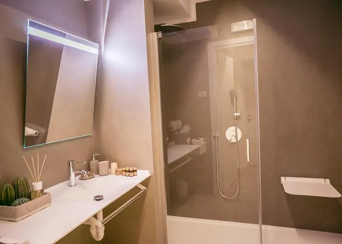 בית הארחה Maison Lira 4*